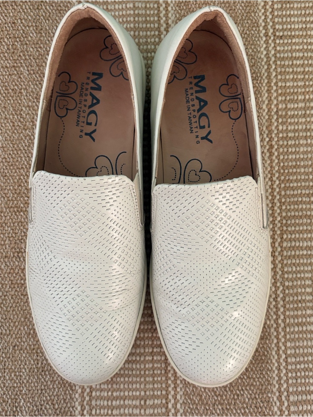 Women's White Leather Magy Trend Spotting Slip-On Loafers/Perforated Upper. 8.5